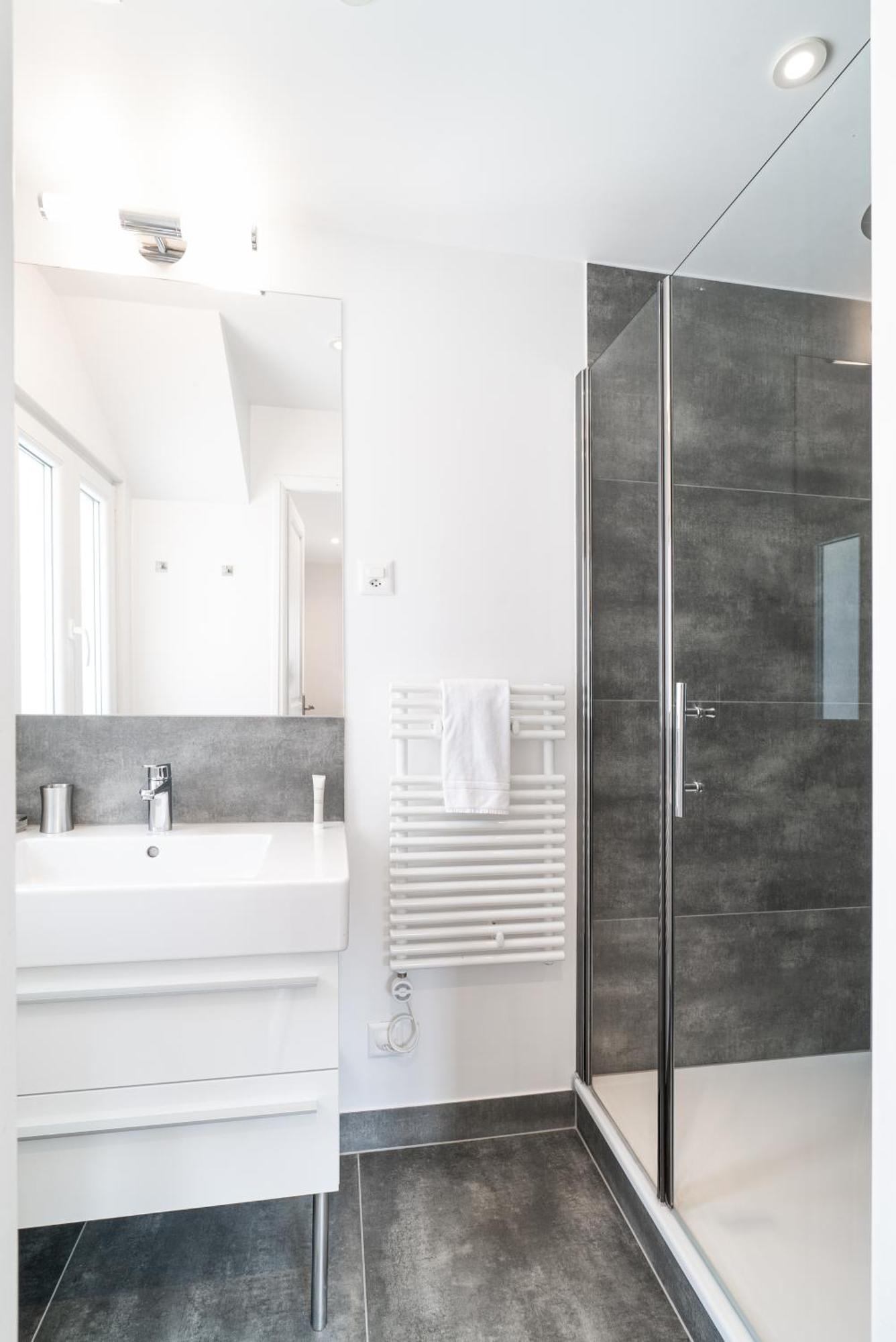 Haus Kirchplatz 4 By Zermatt Premium Apartments ภายนอก รูปภาพ